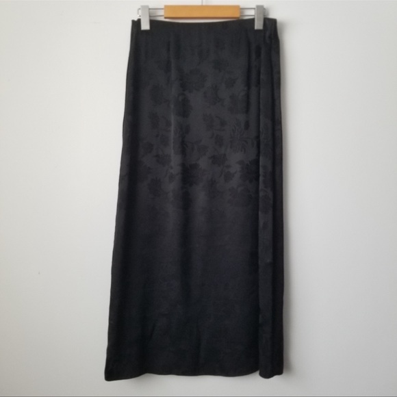 Aritzia skirt - Picture 4 of 15